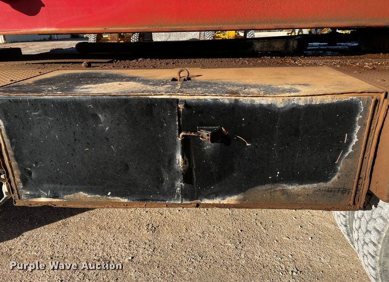 image for item DO8898 1993 HME 880-DOH drilling rig truck