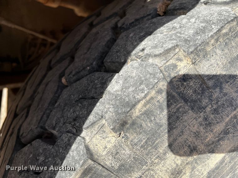 image for item DO8898 1993 HME 880-DOH drilling rig truck