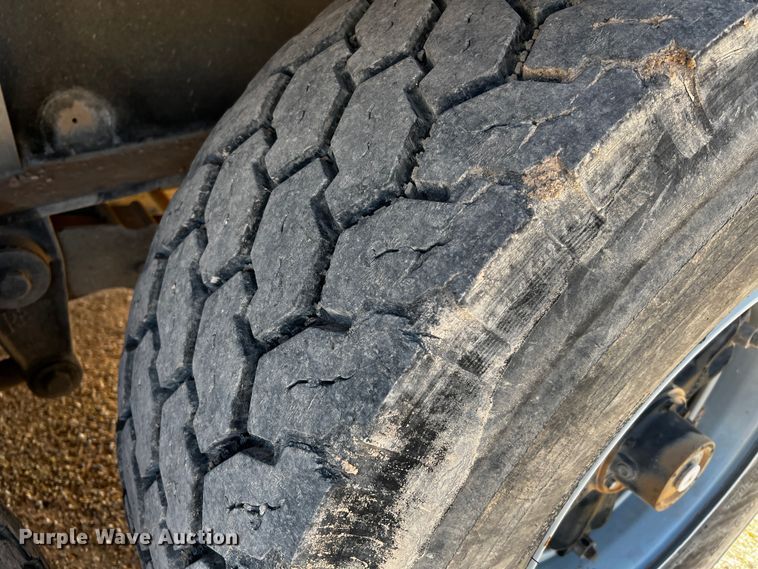 image for item DO8898 1993 HME 880-DOH drilling rig truck