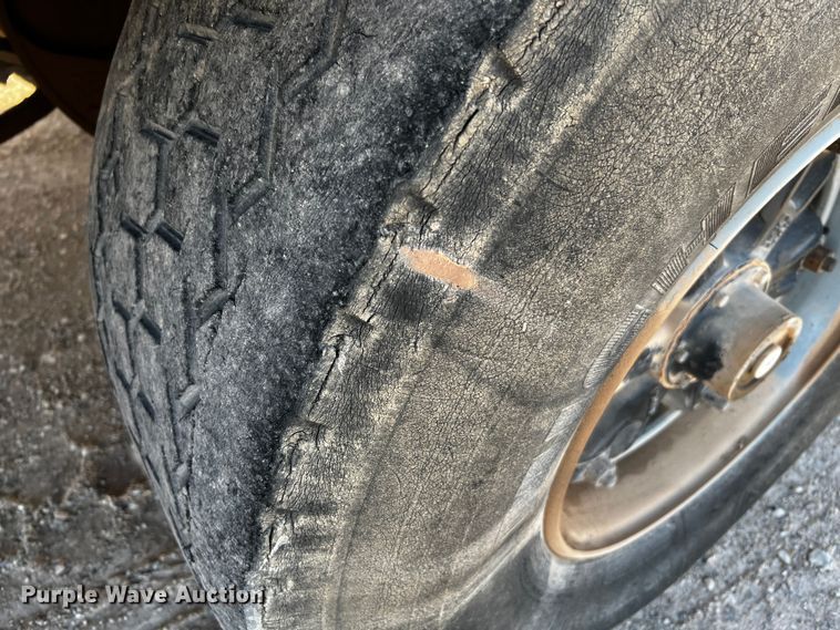 image for item DO8898 1993 HME 880-DOH drilling rig truck