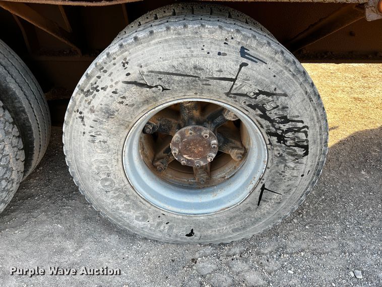 image for item DO8898 1993 HME 880-DOH drilling rig truck