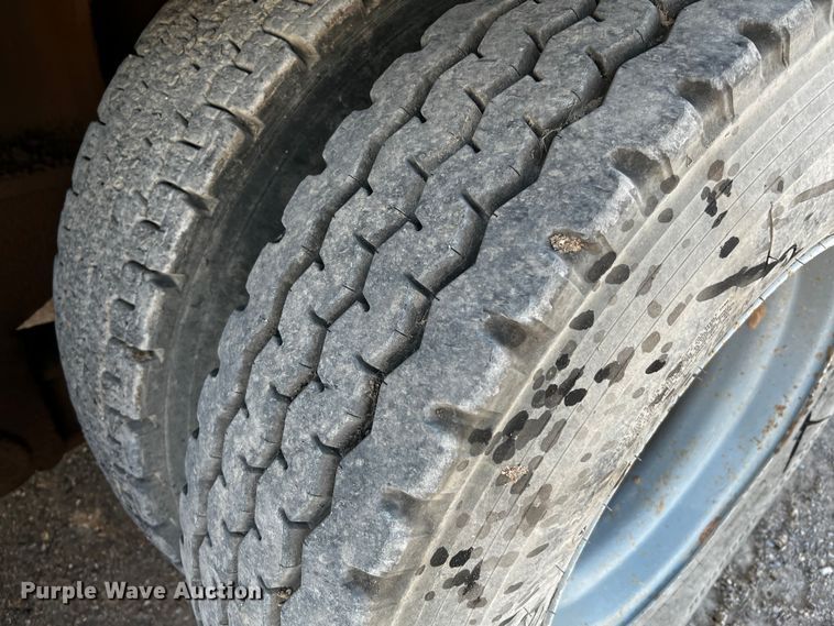 image for item DO8898 1993 HME 880-DOH drilling rig truck