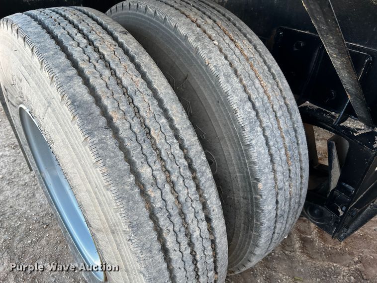 image for item DO8898 1993 HME 880-DOH drilling rig truck