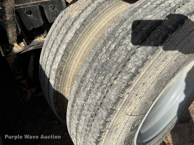 image for item DO8898 1993 HME 880-DOH drilling rig truck