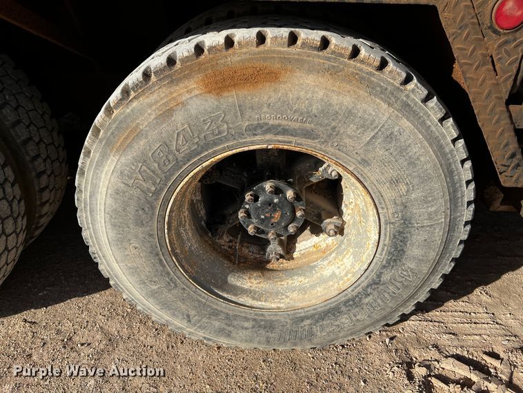 image for item DO8898 1993 HME 880-DOH drilling rig truck