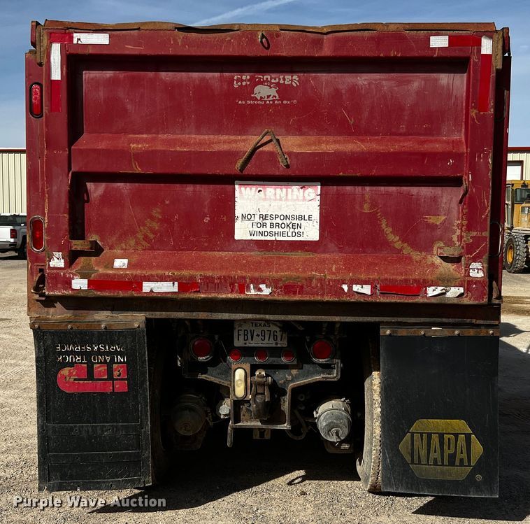 image for item DO8901 2004 Mack CH613  dump truck