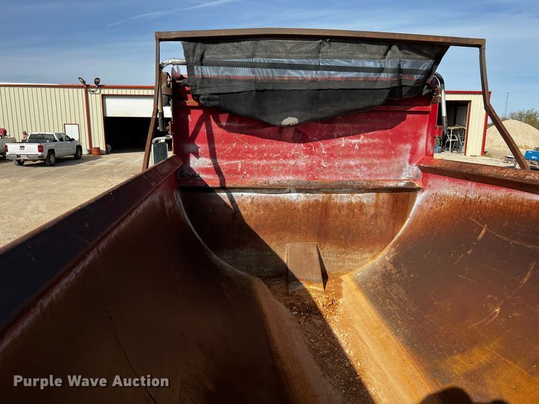 image for item DO8901 2004 Mack CH613  dump truck