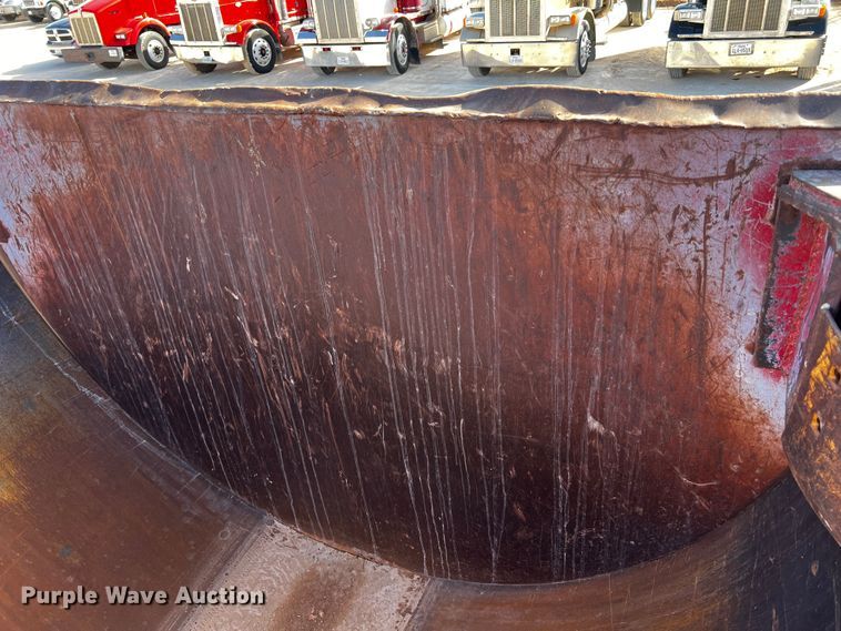 image for item DO8901 2004 Mack CH613  dump truck