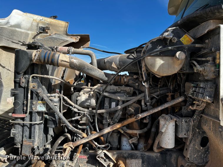 image for item DO8901 2004 Mack CH613  dump truck