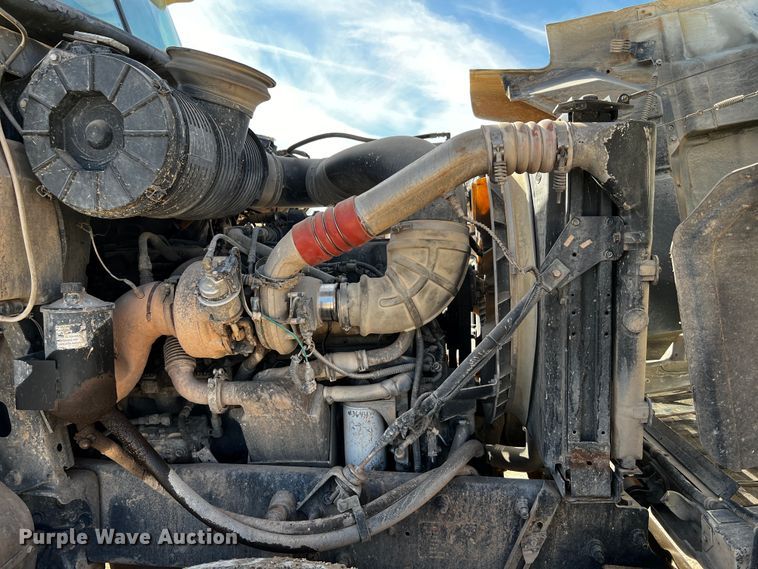 image for item DO8901 2004 Mack CH613  dump truck