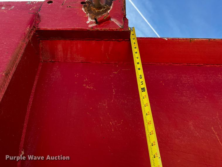 image for item DO8901 2004 Mack CH613  dump truck