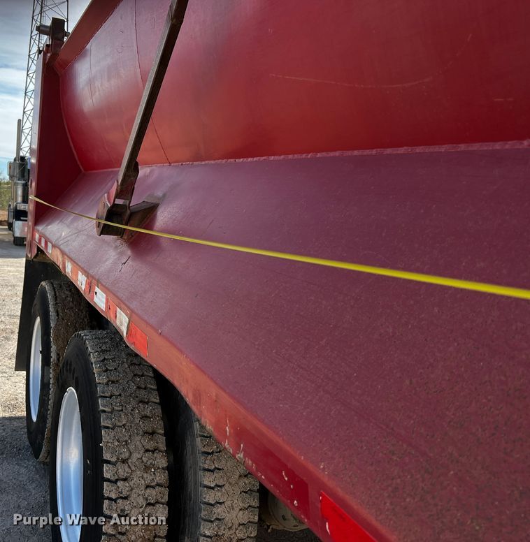 image for item DO8901 2004 Mack CH613  dump truck