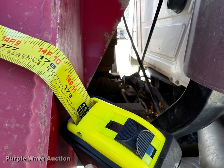 image for item DO8901 2004 Mack CH613  dump truck