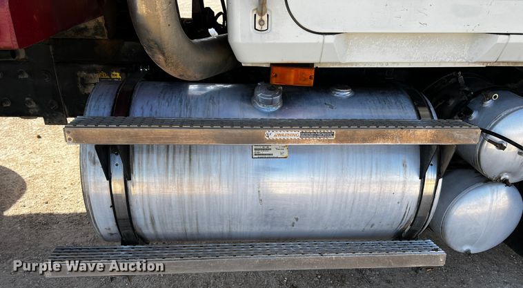 image for item DO8901 2004 Mack CH613  dump truck