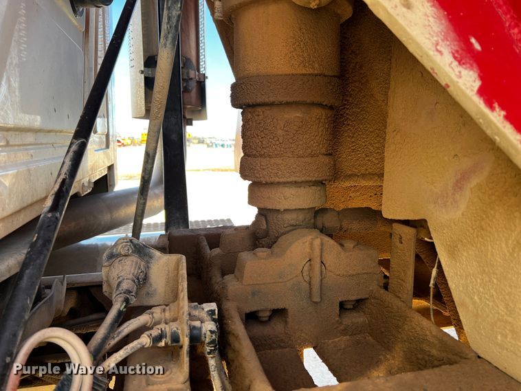 image for item DO8901 2004 Mack CH613  dump truck