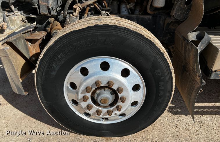 image for item DO8901 2004 Mack CH613  dump truck