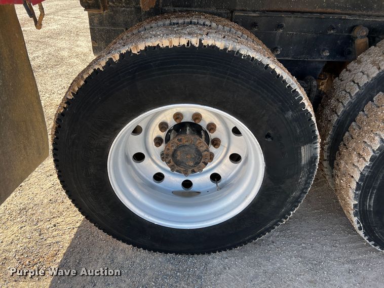 image for item DO8901 2004 Mack CH613  dump truck