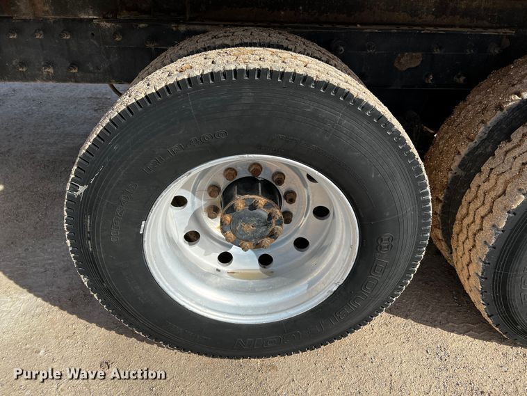 image for item DO8901 2004 Mack CH613  dump truck