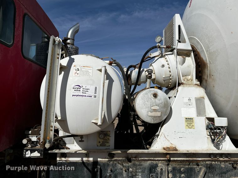 image for item DO8904 2001 Kenworth  ready mix truck