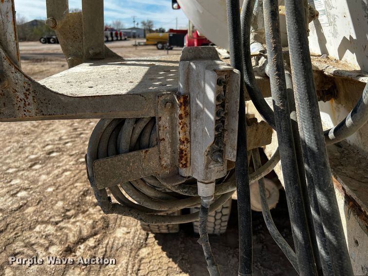 image for item DO8904 2001 Kenworth  ready mix truck