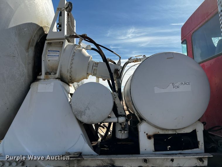 image for item DO8904 2001 Kenworth  ready mix truck