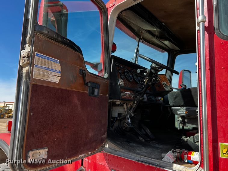 image for item DO8904 2001 Kenworth  ready mix truck