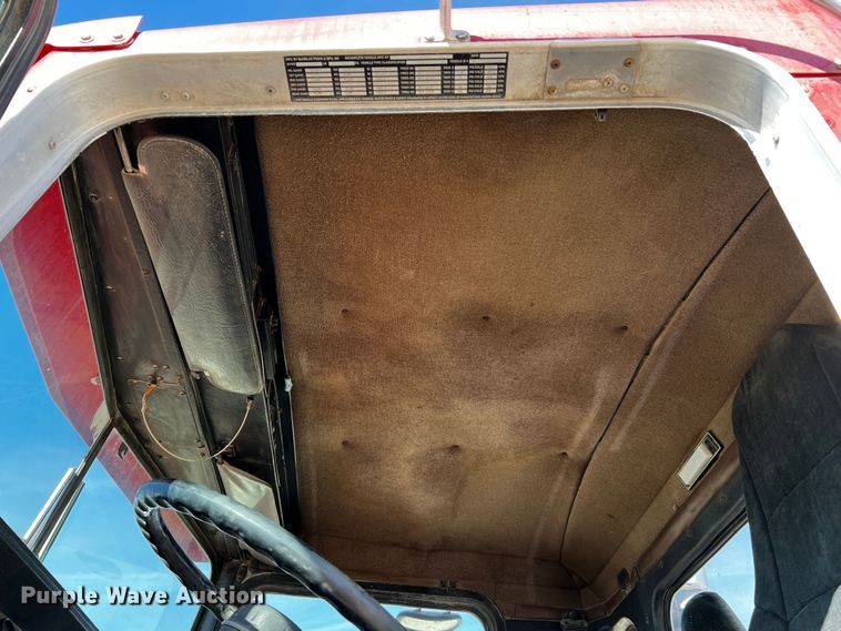 image for item DO8904 2001 Kenworth  ready mix truck