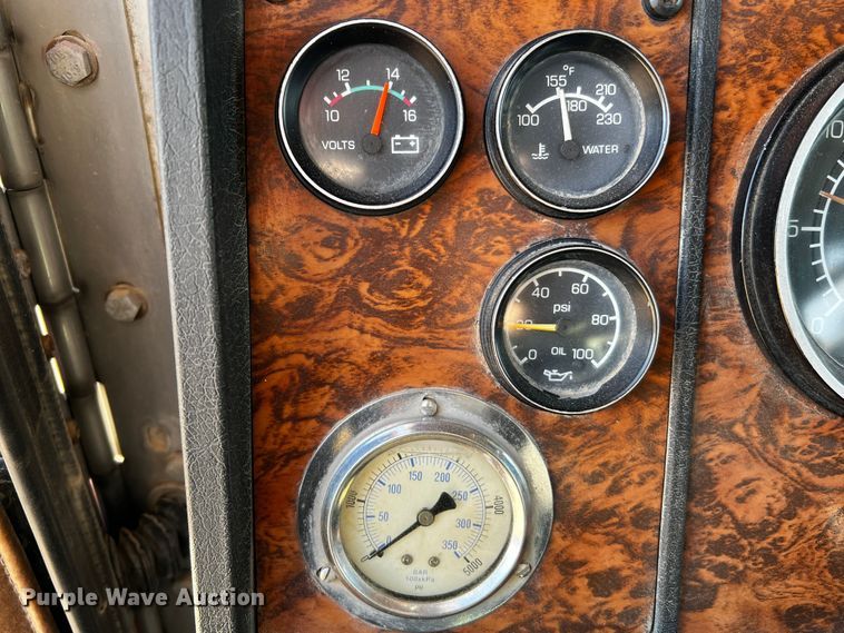 image for item DO8904 2001 Kenworth  ready mix truck