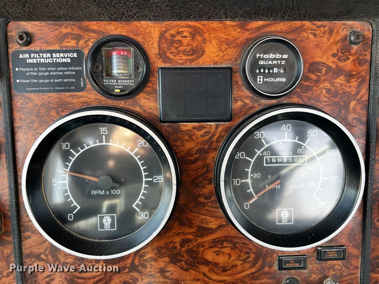 image for item DO8904 2001 Kenworth  ready mix truck