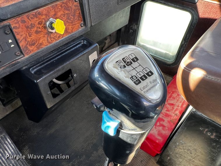 image for item DO8904 2001 Kenworth  ready mix truck