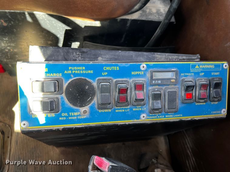 image for item DO8904 2001 Kenworth  ready mix truck