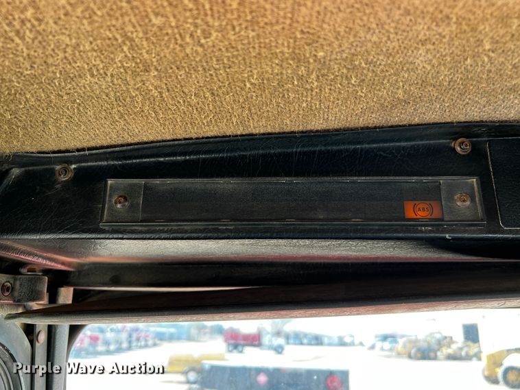 image for item DO8904 2001 Kenworth  ready mix truck