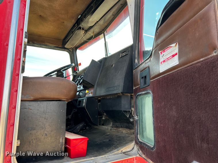 image for item DO8904 2001 Kenworth  ready mix truck