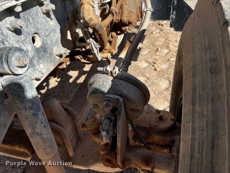 image for item DO8904 2001 Kenworth  ready mix truck