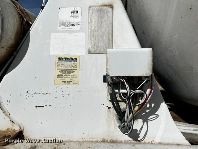 image for item DO8904 2001 Kenworth  ready mix truck