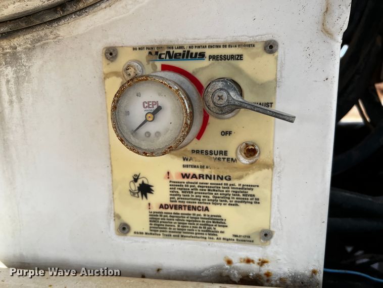 image for item DO8904 2001 Kenworth  ready mix truck