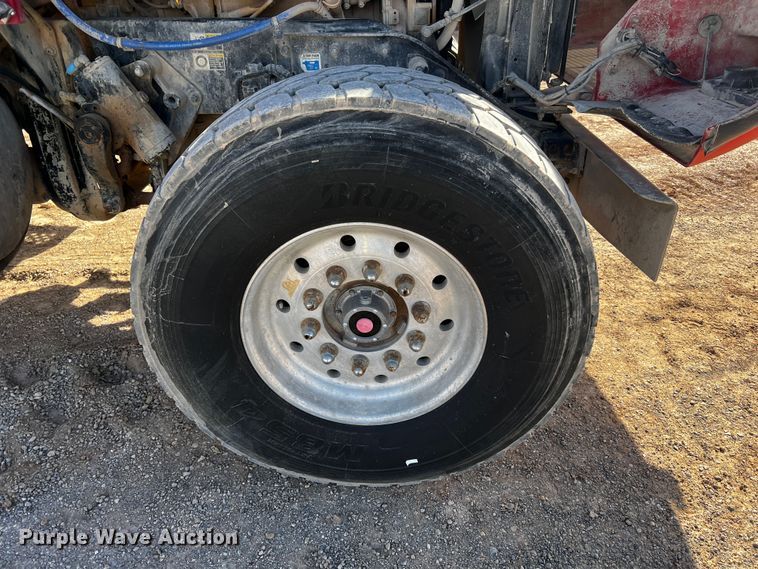 image for item DO8904 2001 Kenworth  ready mix truck