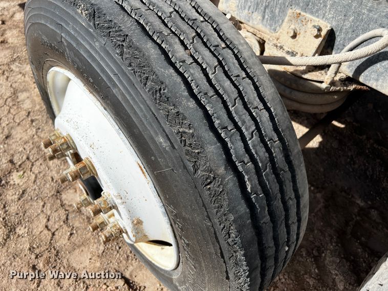 image for item DO8904 2001 Kenworth  ready mix truck