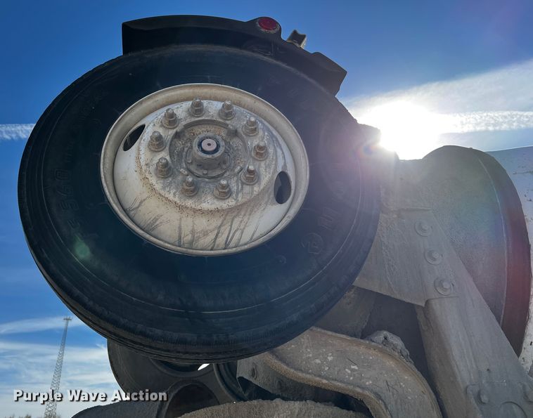 image for item DO8904 2001 Kenworth  ready mix truck