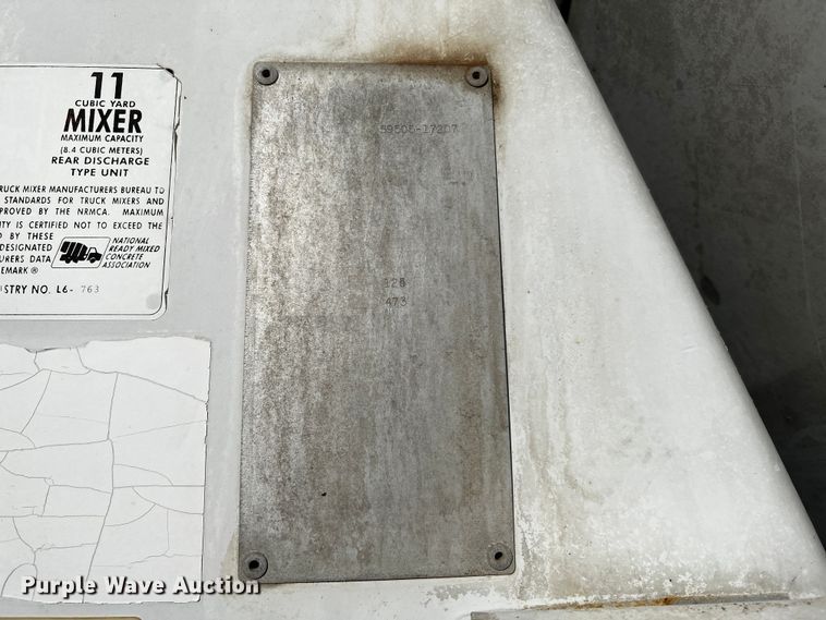 image for item DO8904 2001 Kenworth  ready mix truck