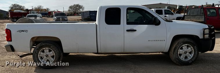image for item DO8905 2009 Chevrolet Silverado 1500  Ext. Cab pickup truck