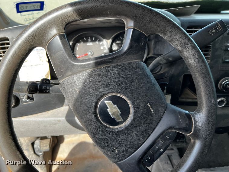 image for item DO8905 2009 Chevrolet Silverado 1500  Ext. Cab pickup truck