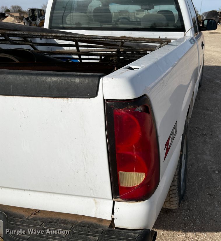 image for item DO8906 2007 Chevrolet Silverado 1500  Ext. Cab pickup truck
