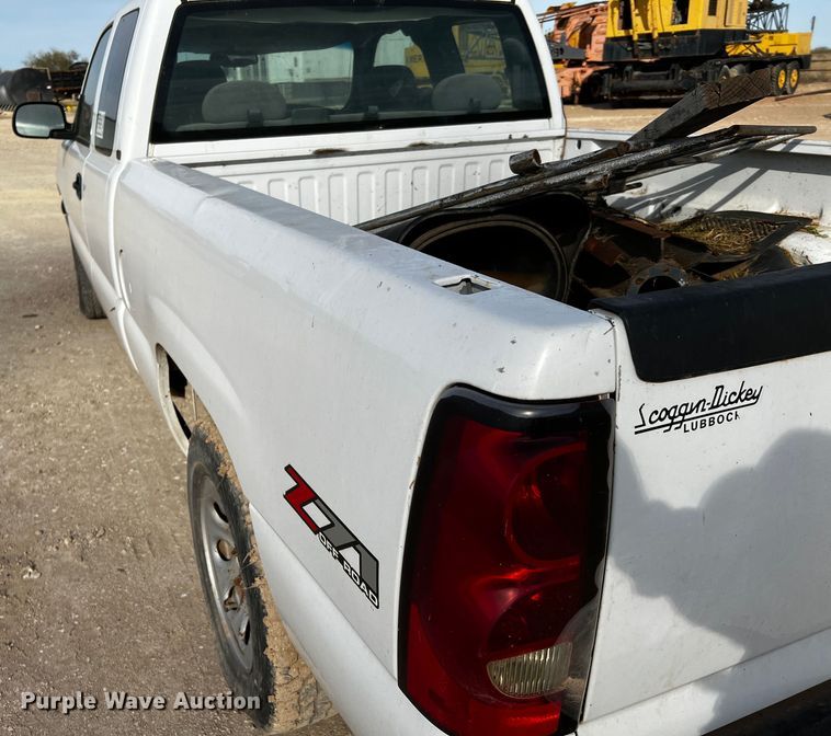 image for item DO8906 2007 Chevrolet Silverado 1500  Ext. Cab pickup truck