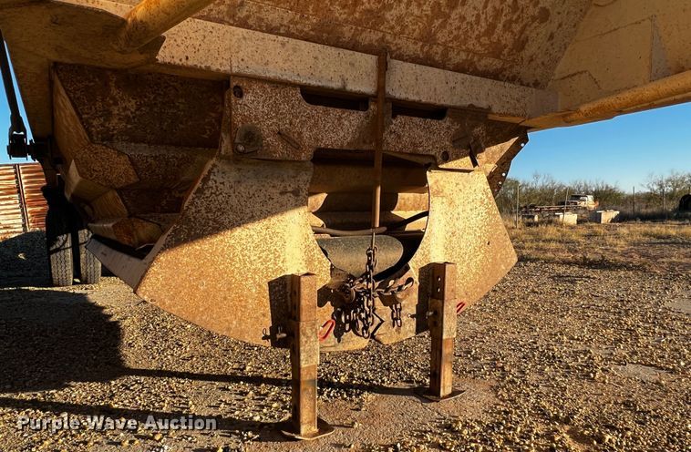 image for item DO8911 1996 Midland MG40CLAM  bottom dump trailer