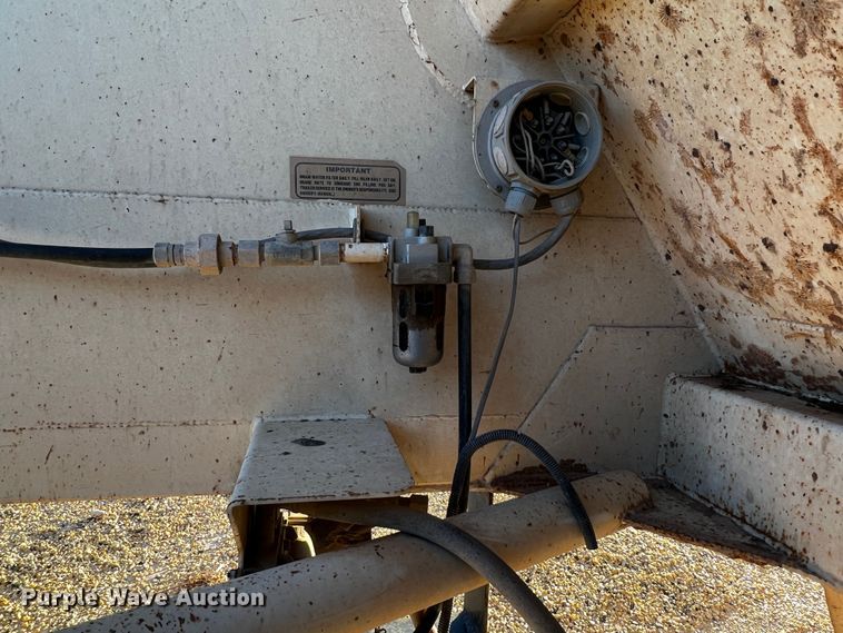 image for item DO8911 1996 Midland MG40CLAM  bottom dump trailer