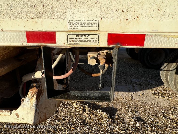 image for item DO8911 1996 Midland MG40CLAM  bottom dump trailer