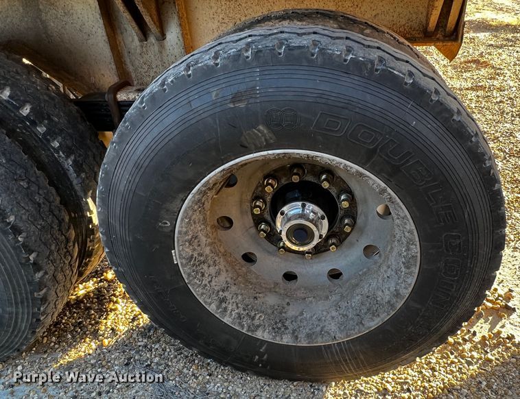 image for item DO8911 1996 Midland MG40CLAM  bottom dump trailer