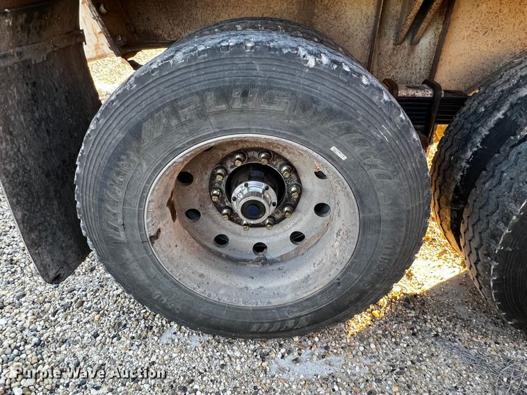 image for item DO8911 1996 Midland MG40CLAM  bottom dump trailer