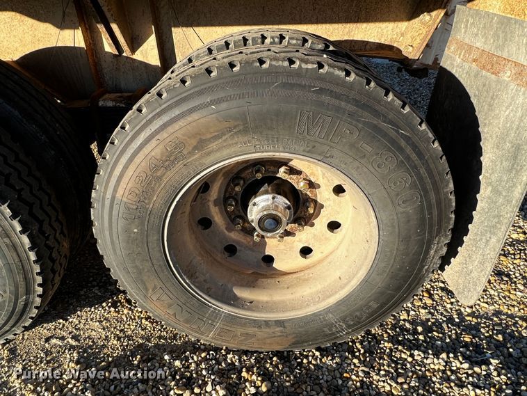 image for item DO8911 1996 Midland MG40CLAM  bottom dump trailer